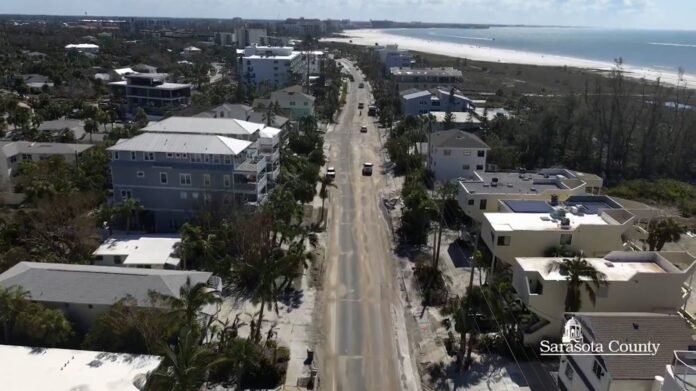 Floridians without connectivity are waiting for internet and power restoration

