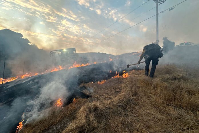 Repair crews on scene after phone and internet outage in Santa Ynez, Lompoc Valleys due to wildfire damage | Local news

