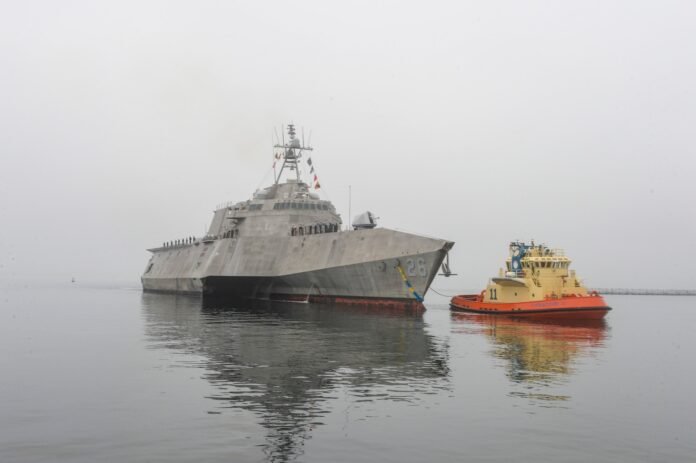 USS Mobile (LCS 26) returns to homeport San Diego > U.S. Navy > News Stories

